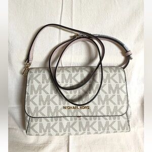 NWT Michael Kors Jet Set Item Medium Convertible Pouchtte Vanilla/Blossom-$248